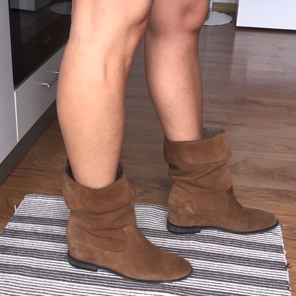 Hidden wedge bootie - Picture 3 of 4